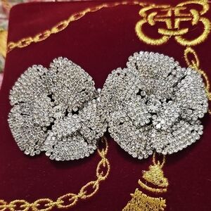 Silver Tone Rhinestone Flower Pierced    Earrings
